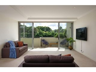Warrawee Premium 2 Bed Apartment w Large Balcony and Secure Parking Apartment, New South Wales - 1
