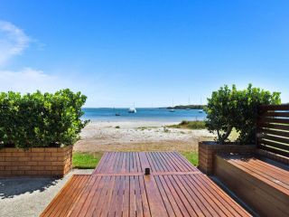 Waterfront at Sunset Boulevard, 26 Sunset Boulevard Guest house, Soldiers Point - 4