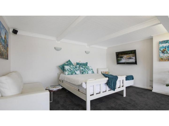 Waterfront Studio - Perfect For Couples Guest house, Blackwall - imaginea 6