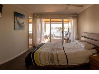 Waterside Canal Dreams Guest house, Mandurah - 3