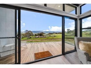 Wattle Eco Lodge at Peak View Farm Guest house, Jindabyne - 1