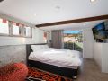 Cosy Studio With Deck, Close to Shops and Beach Guest house, Terrigal - thumb 4