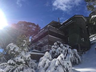 Winterhaus Lodge Thredbo Village Guest house, Thredbo - 2