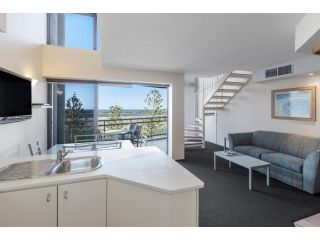 Ramada Resort by Wyndham Golden Beach Hotel, Caloundra - 1