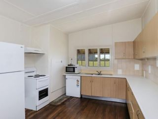 Yamba Pilot Cottage 1 - pets welcome - close to beach Guest house, Yamba - 4