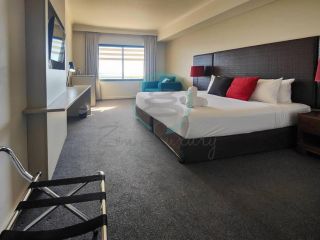 ZEN88 ESPLANADE: Hotel Suite w/ Ocean/Sunset Views Apartment, Darwin - 1
